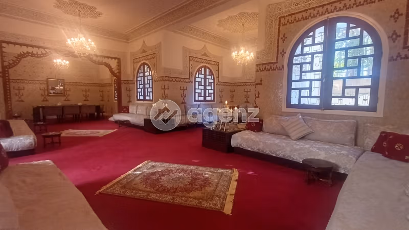 Riad à vendre 2 600 m², 6 chambres Souissi Rabat