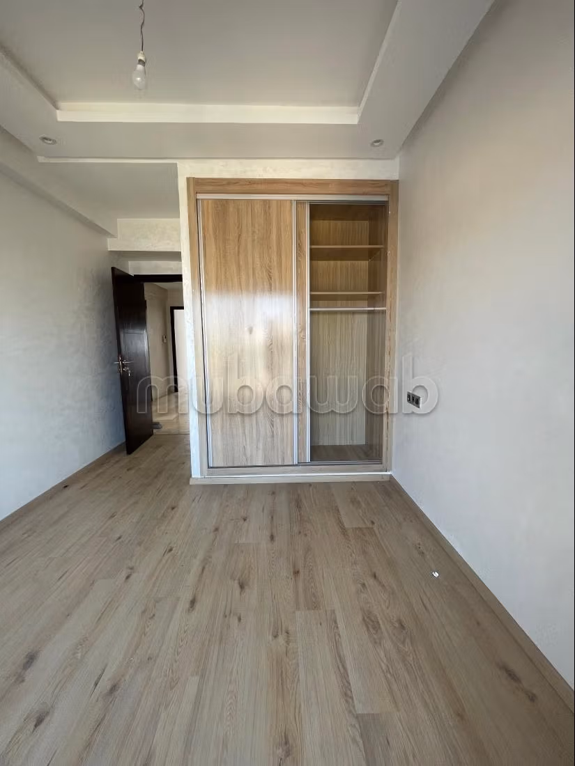 Very nice apartment for rent in Hermitage. 1 Room. Double glazed windows and armored door