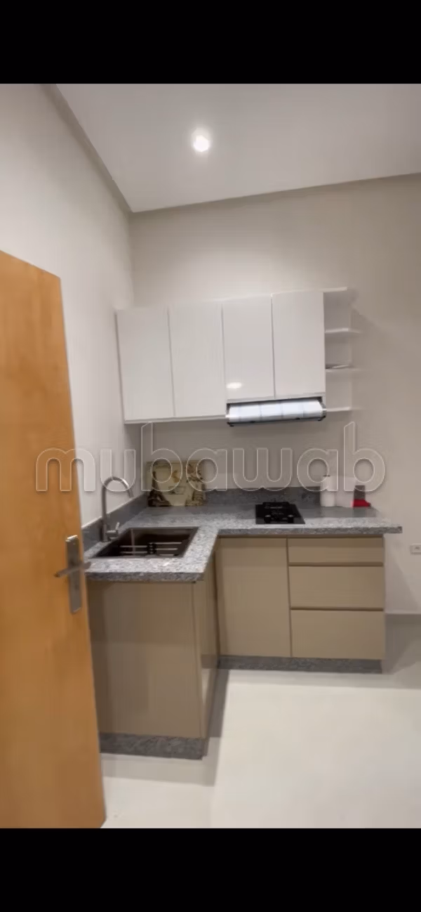Très bel appartement en location à Hay Nahda. 
1 belle chambre. 
Meublé