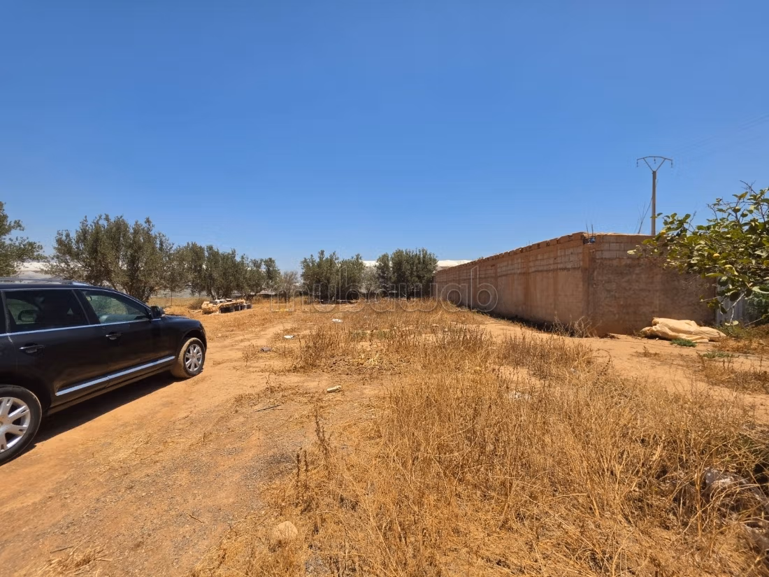 Grond van 4.700 m² met uitzicht op de Atlas