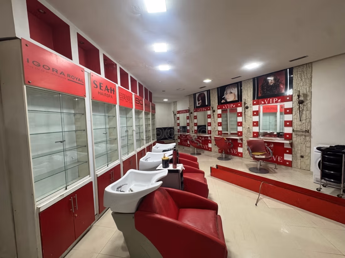 Spazio commerciale di 400 metri nel quartiere Boulevard Pasteur con 2 livelli e mezzo
