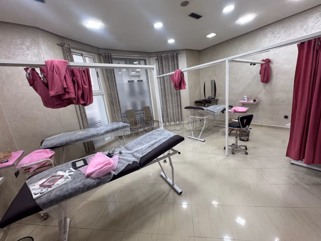 Spazio commerciale di 400 metri nel quartiere Boulevard Pasteur con 2 livelli e mezzo