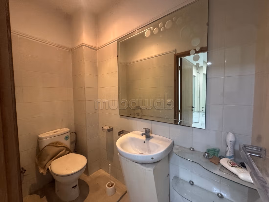 Local commercial 180 m² loyer pres ain ketiwet 
avec la cave