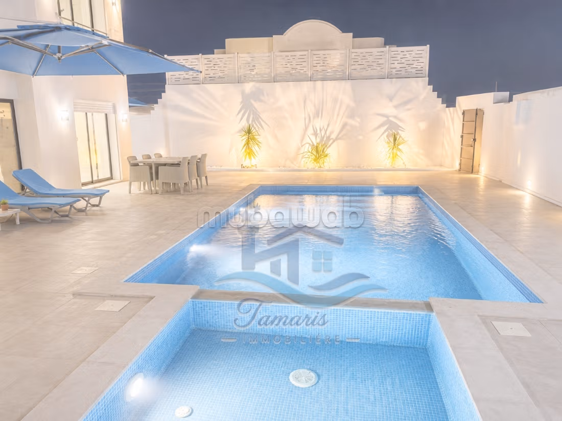 Superba Villa S4 con Piscina Privata e Jacuzzi