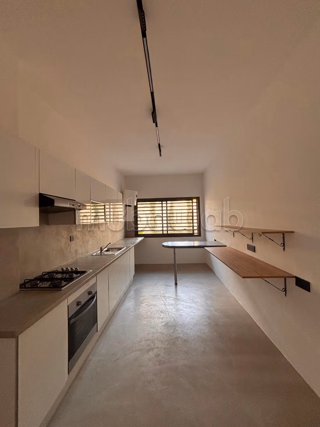 Leeg appartement te huur