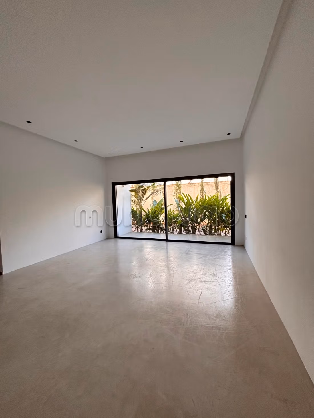 Leeg appartement te huur