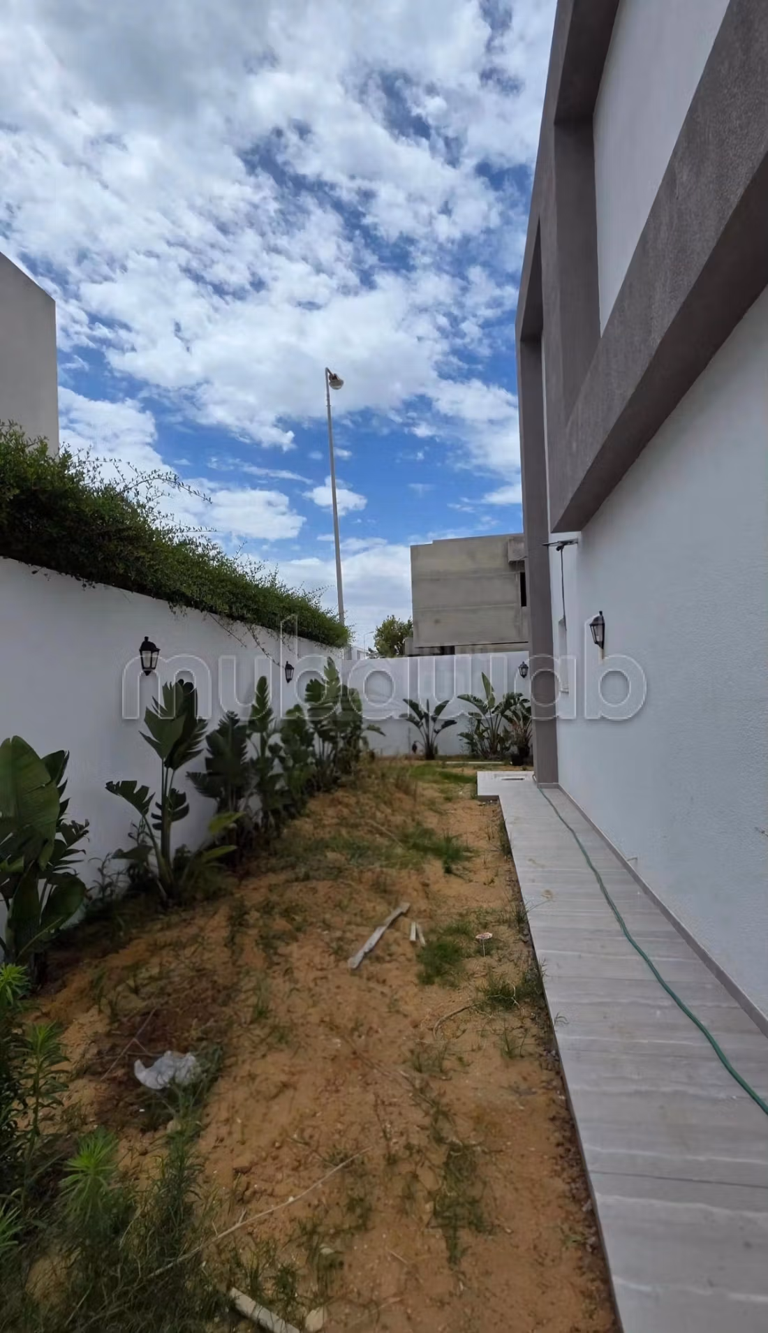 A vendre Villa S7 avec piscine à La Soukra