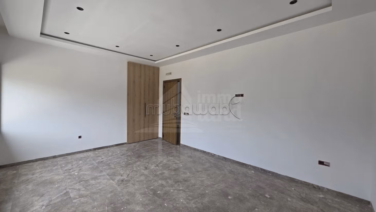 A vendre Villa S7 avec piscine à La Soukra