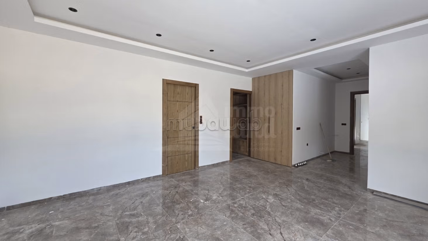A vendre Villa S7 avec piscine à La Soukra