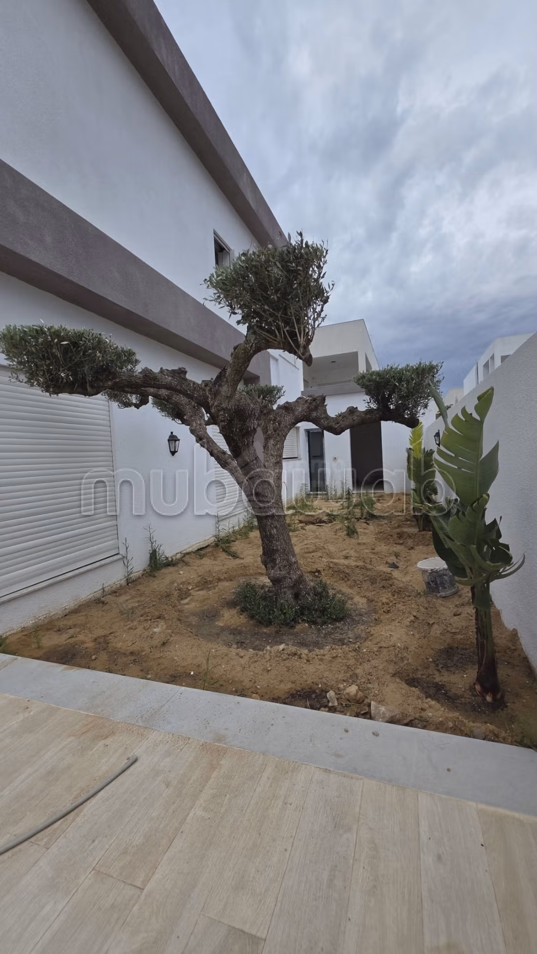 A vendre Villa S7 avec piscine à La Soukra