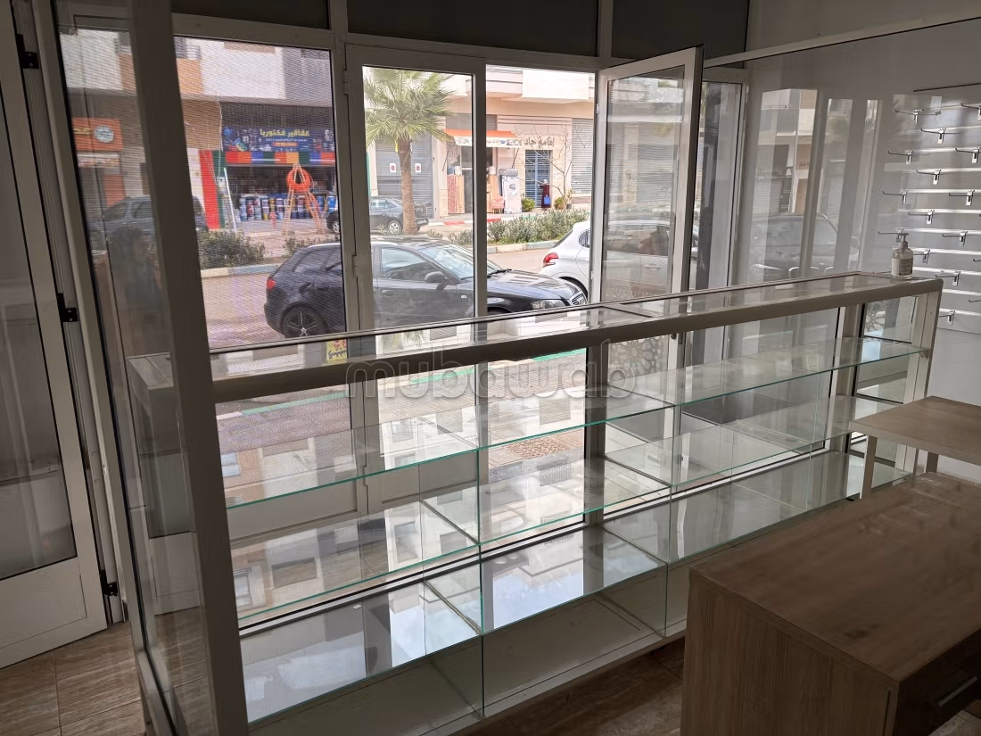 Local commercial en vente à Victoria. 
Surface de 31 m²
