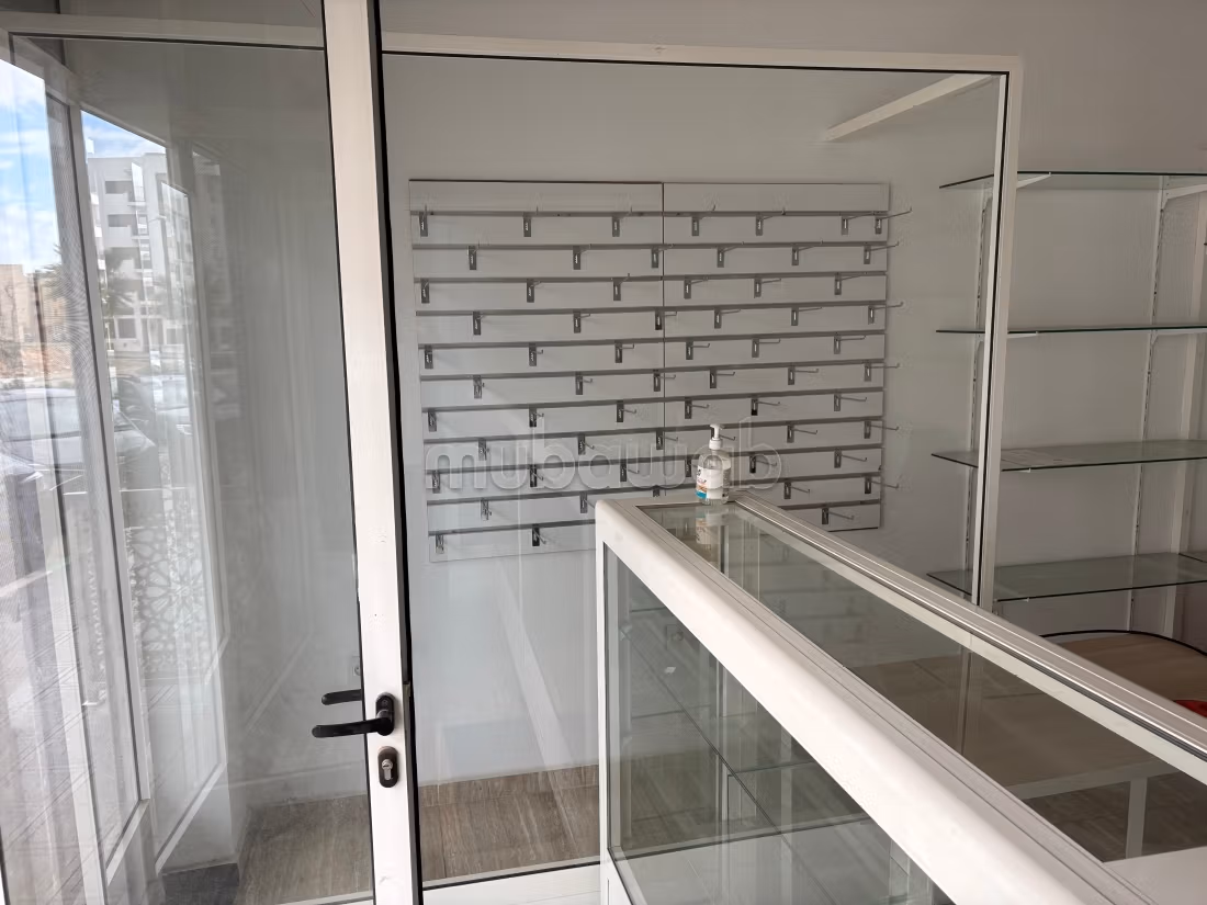 Local commercial en vente à Victoria. 
Surface de 31 m²