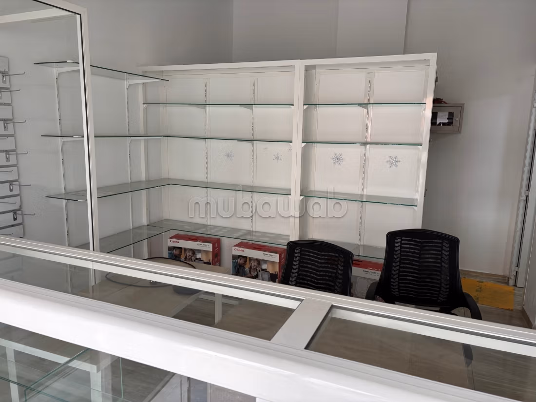 Local commercial en vente à Victoria. 
Surface de 31 m²
