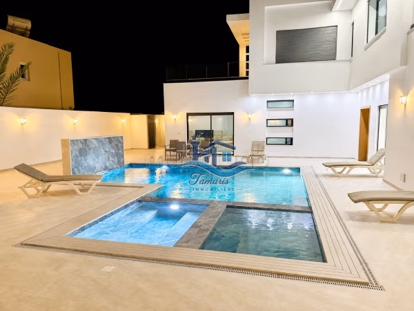 Luxurious villa with private pool