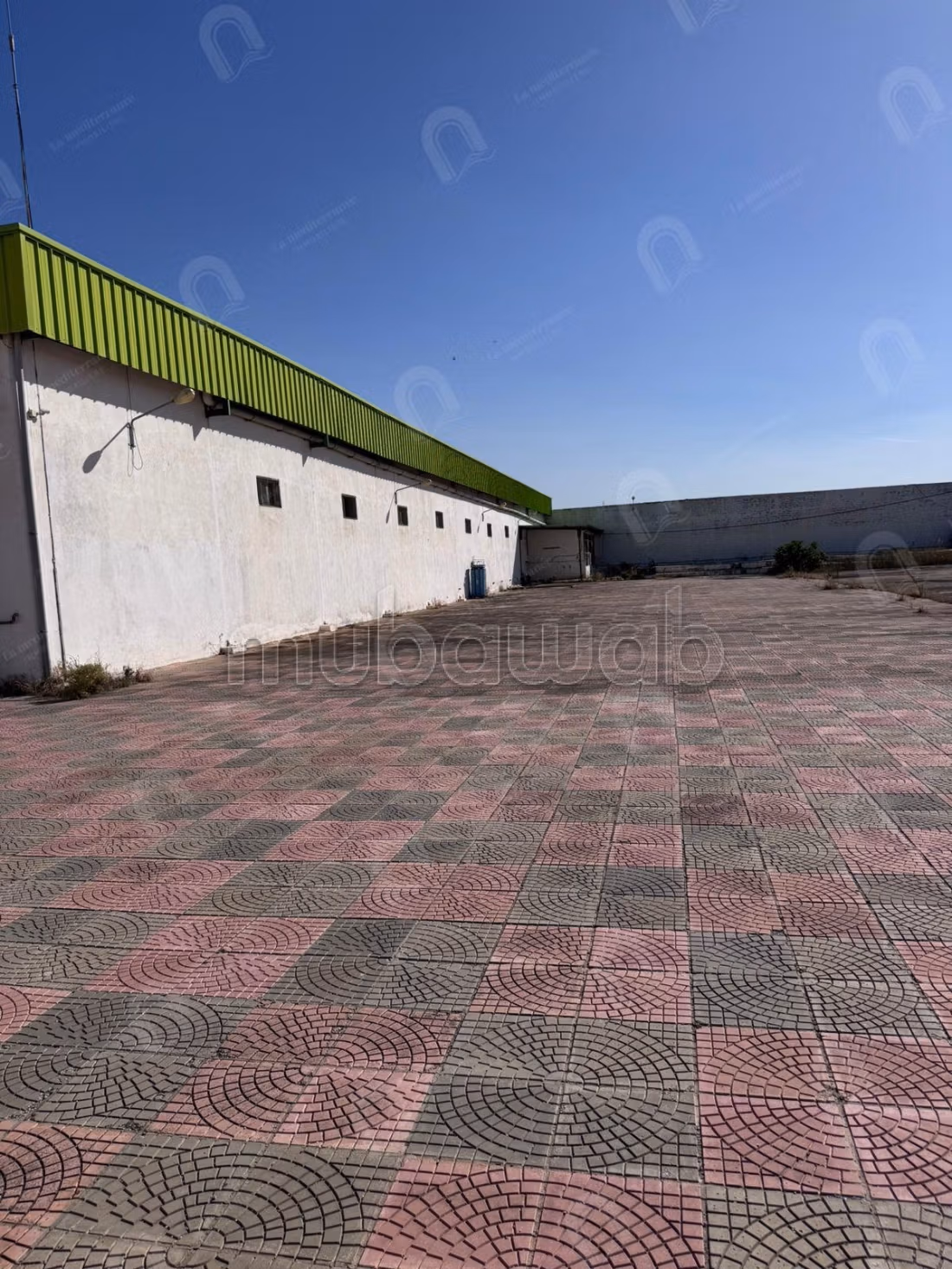 A louer une usine industrielle à El Fejja