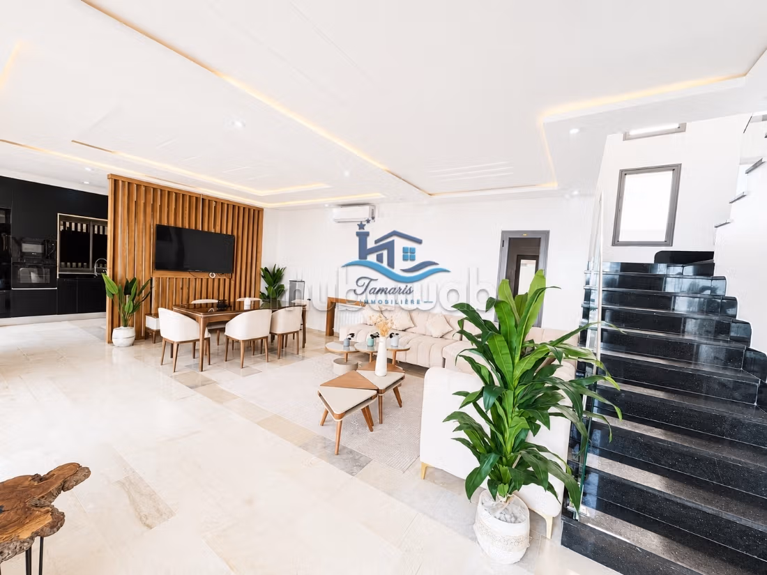 Rifugio di Lusso e Comfort: Villa S4 con Piscina