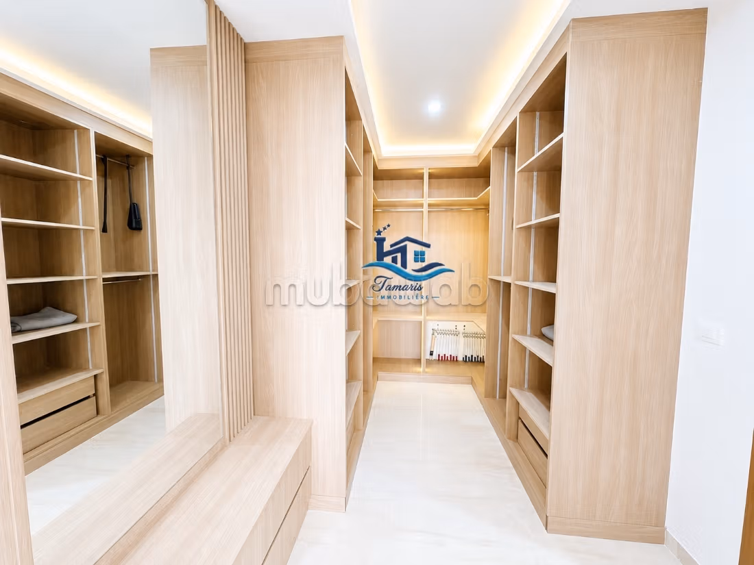 Rifugio di Lusso e Comfort: Villa S4 con Piscina