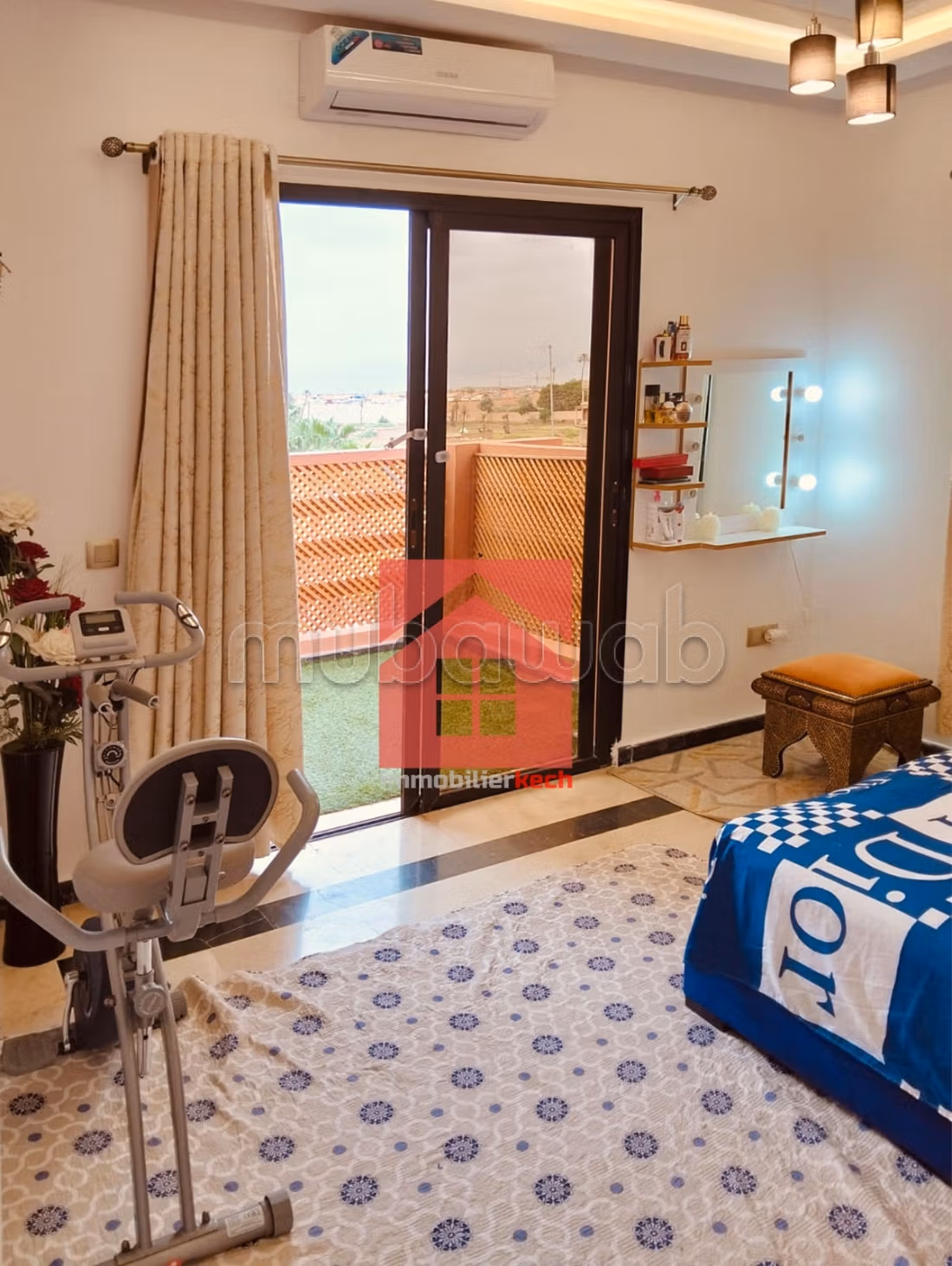Appartamento Arredato con Balcone e Piscina