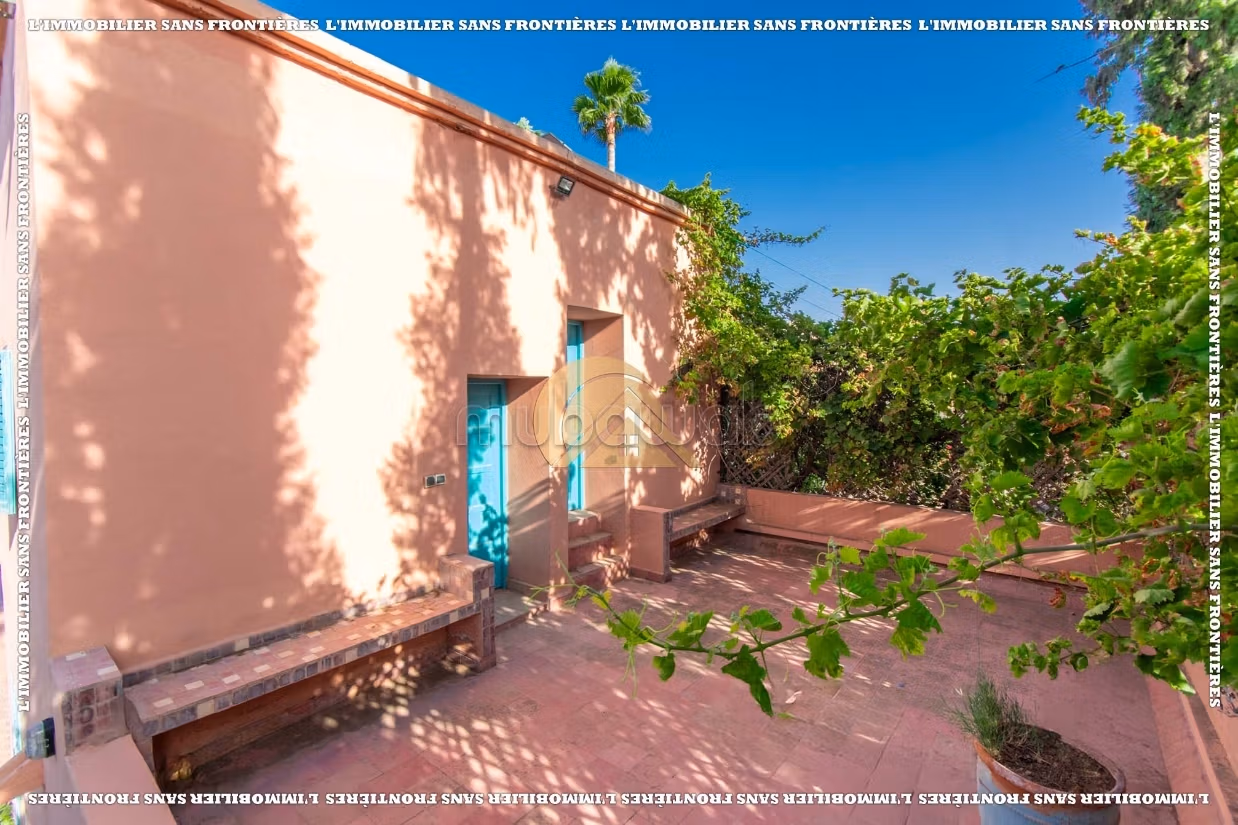 Villa vide à louer à Inara Targa avec jardin et piscine privée