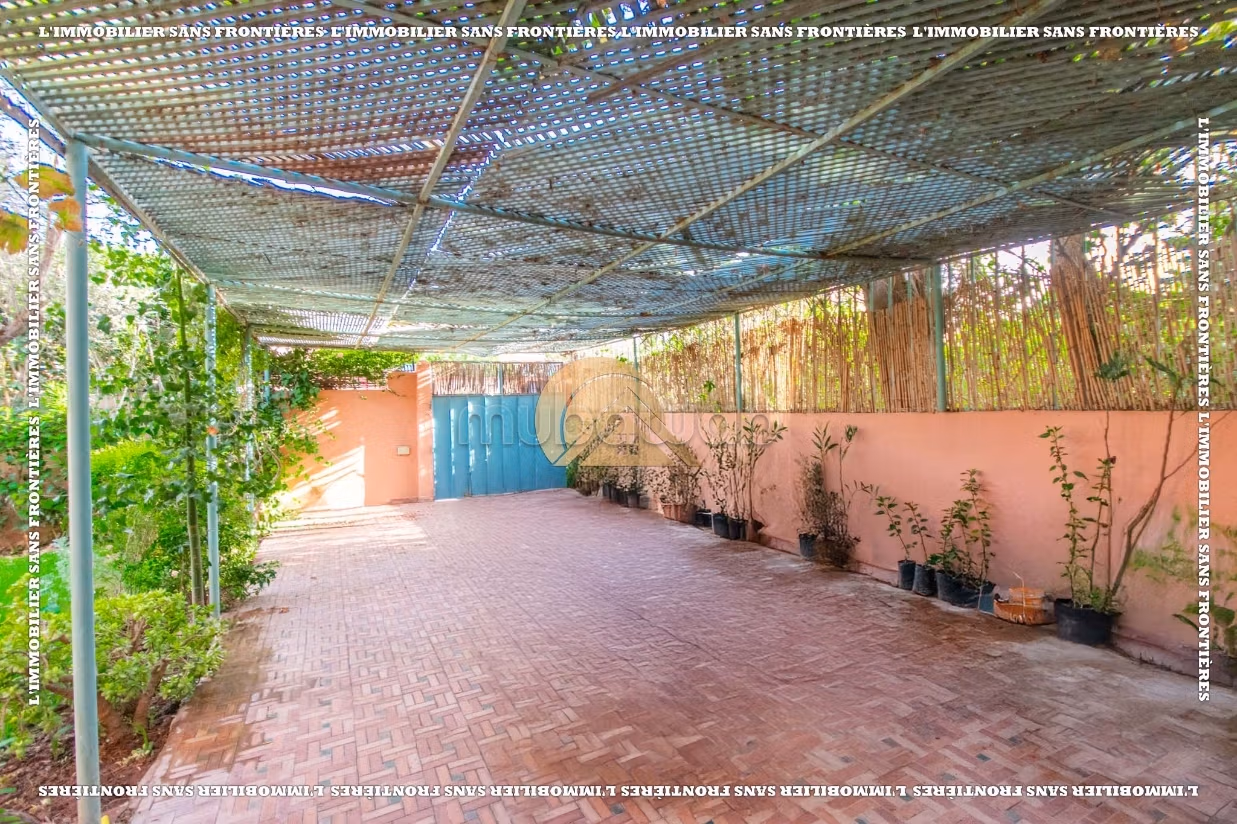 Villa vide à louer à Inara Targa avec jardin et piscine privée