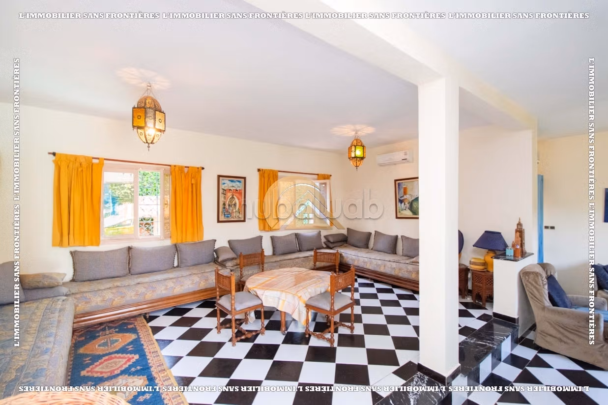 Villa vide à louer à Inara Targa avec jardin et piscine privée