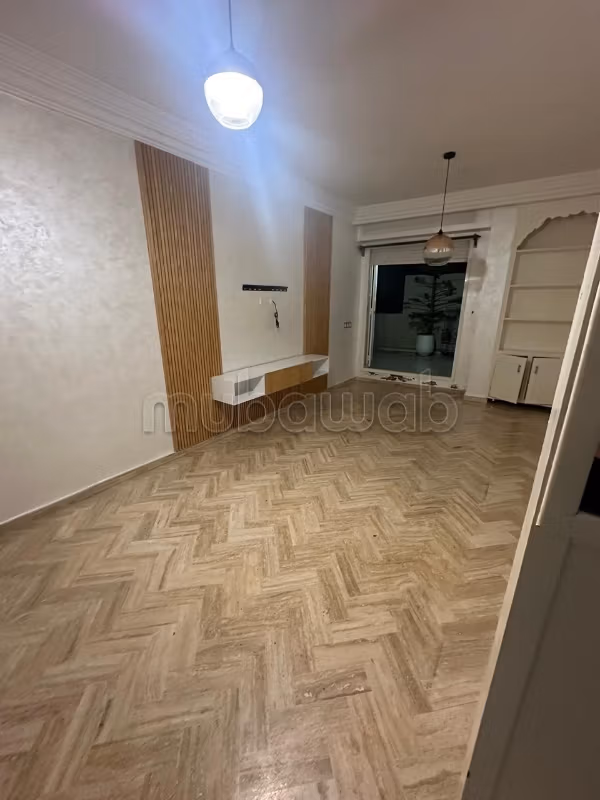 Bel appartement a vendre à Mers Sultan 
84m2