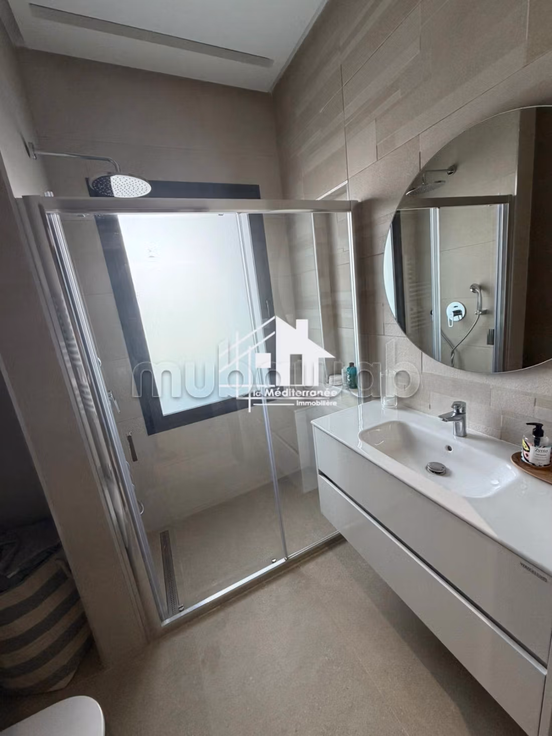 Un appartement s2 dans une résidence gardée