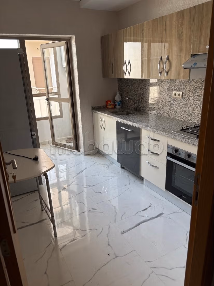 Appartement meublé 2 chambres avec parking
jardins de Tanger
Marjane longue durée — 4
