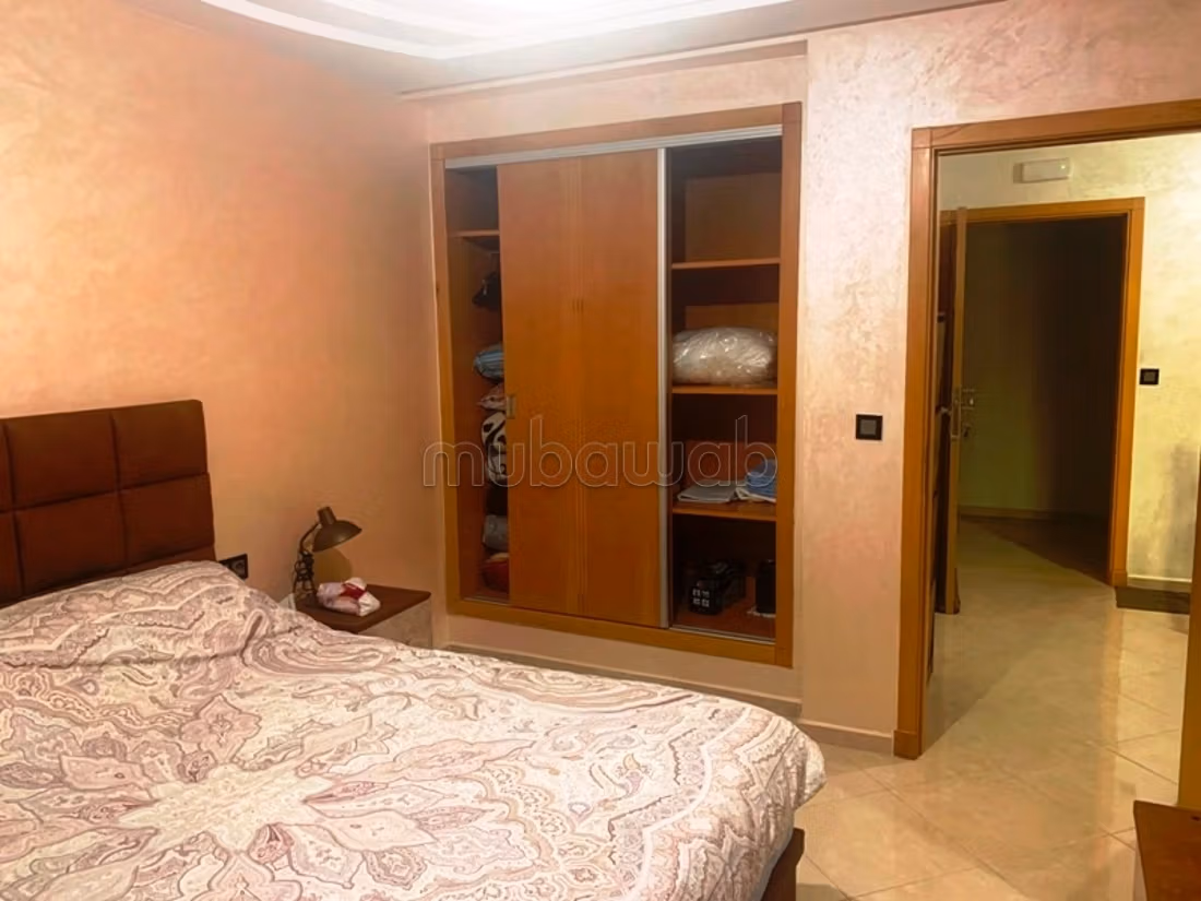 Appartement soigneuement meublé à louer