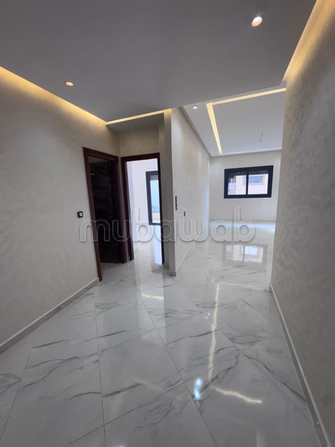 Bel appartement à vendre dans le quartier Hasni. 3 belles chambres. Cuisine équipée