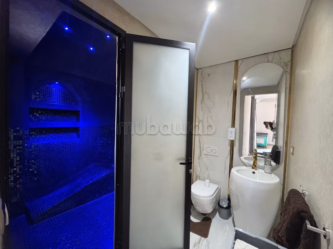 Zeer mooie villa te koop aan de Route de Fez. 5 comfortabele kamers. Goed gemeubileerd