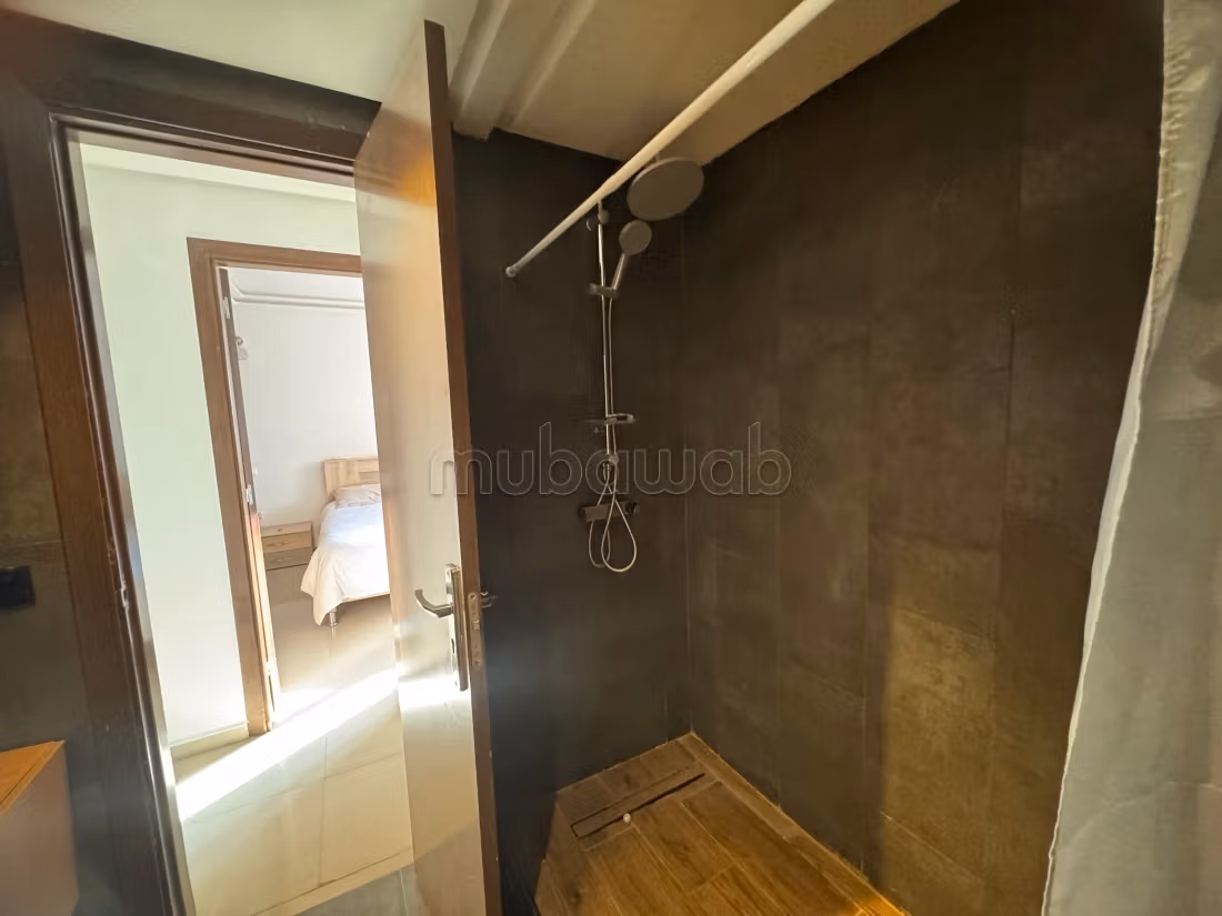 Zeer mooie villa te koop aan de Route de Fez. 5 comfortabele kamers. Goed gemeubileerd