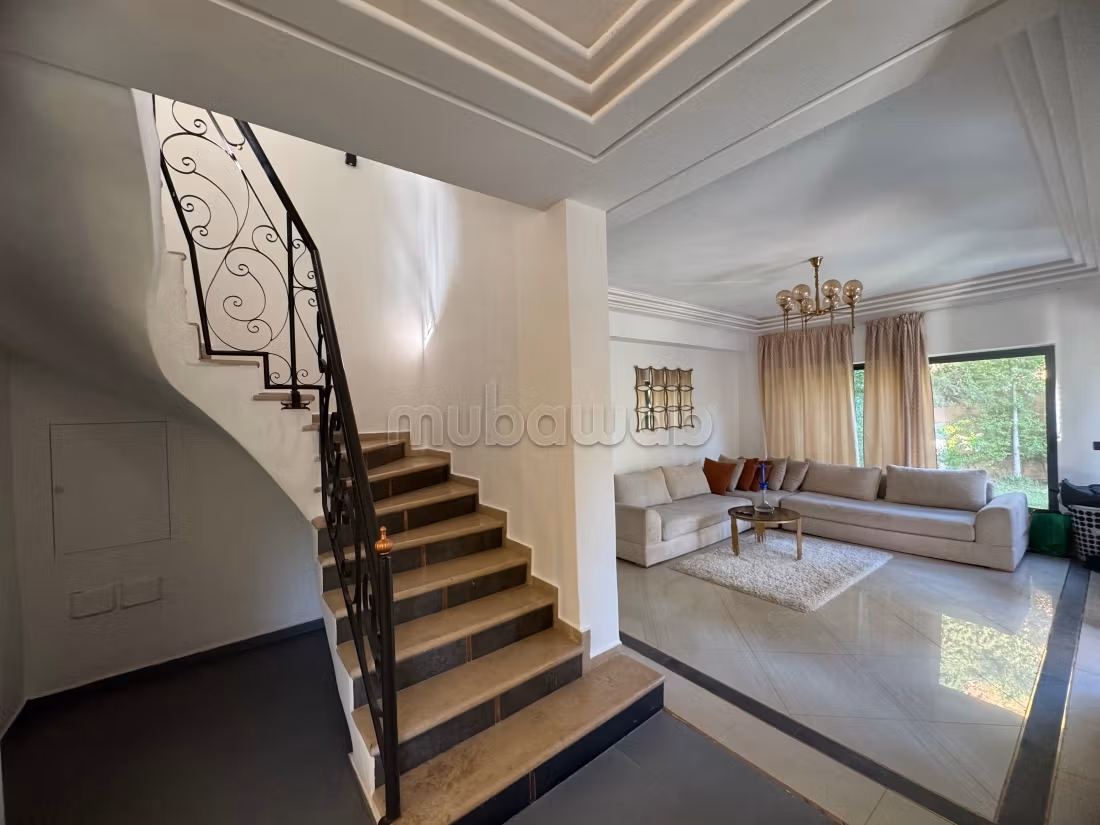 Zeer mooie villa te koop aan de Route de Fez. 5 comfortabele kamers. Goed gemeubileerd