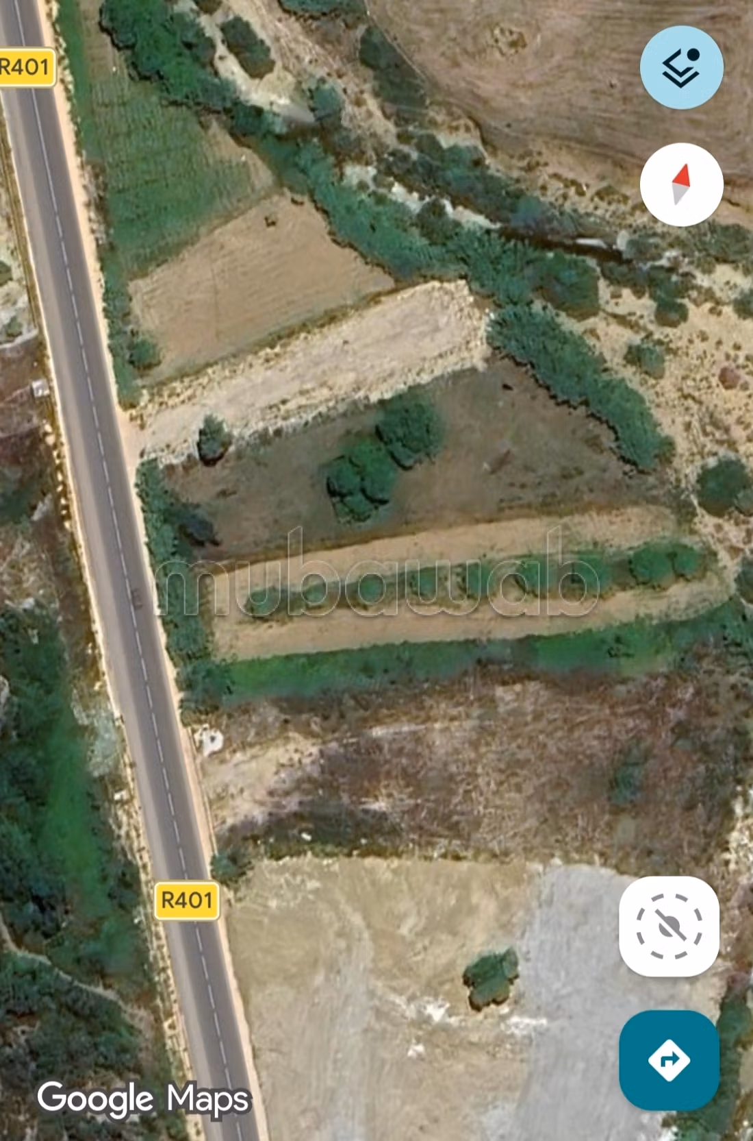 Opportunità immobiliare: Terreno eccellente di 2403 m² direttamente sulla strada