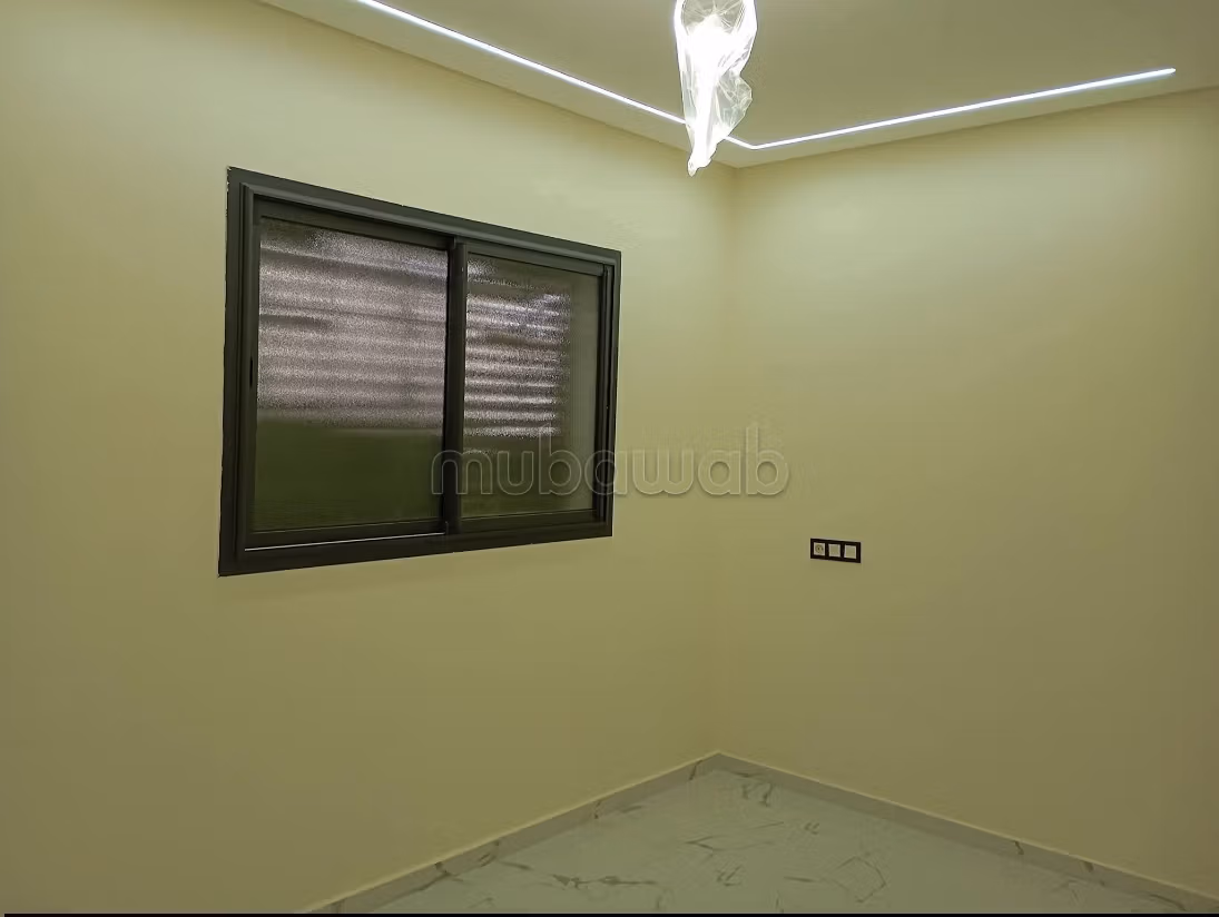 Sell apartment in Hamria. 3 bedrooms. Security door and secured residence