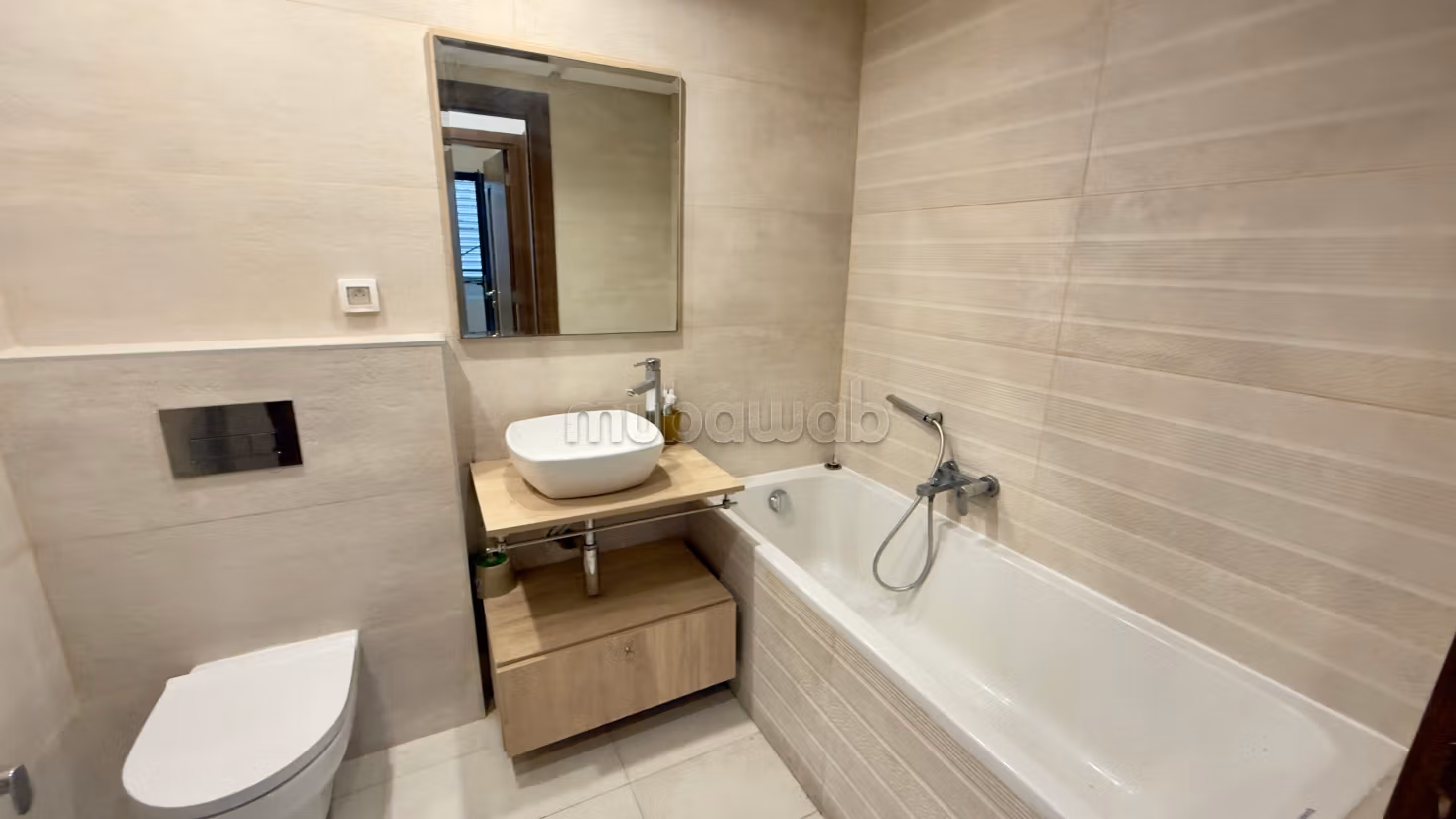 Vente d'un bel appartement à Chotrana avec jardin