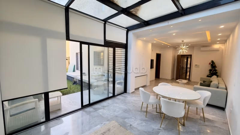 Vente d'un bel appartement à Chotrana avec jardin