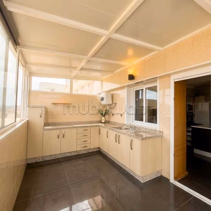 Appartement à Vendre de 256.0 m² à Casablanca, Roches Noires — 2