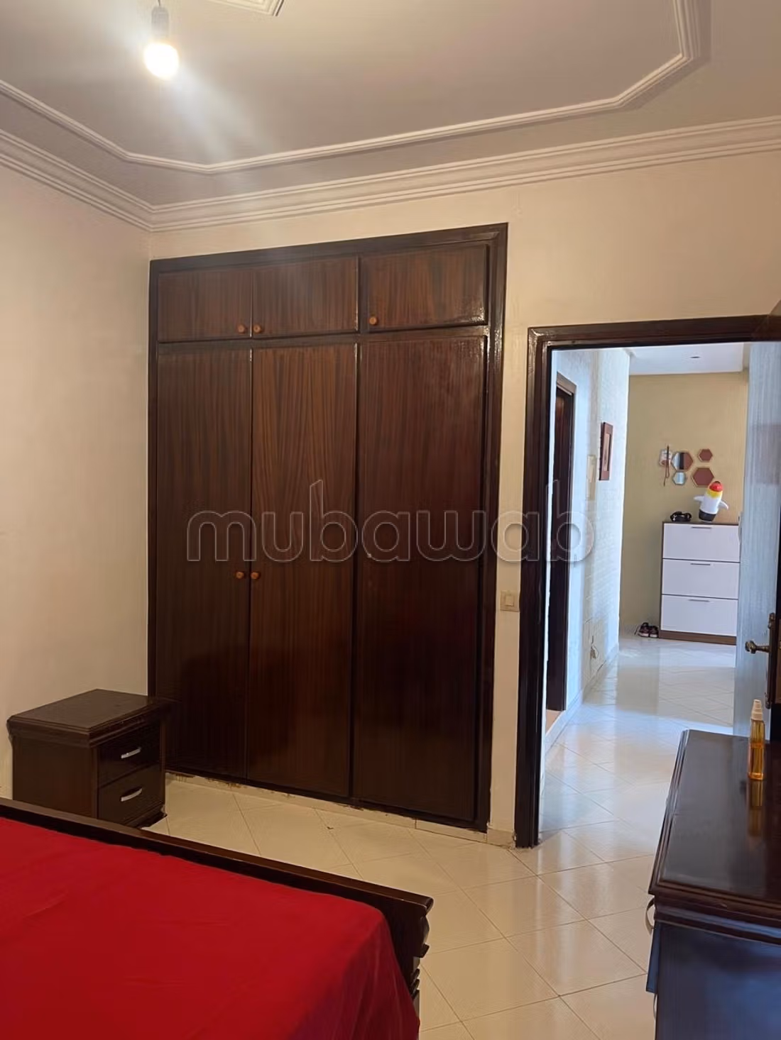 Location d'un appartement à Wifak. 
3 grandes pièces. 
Bien meublé — 2