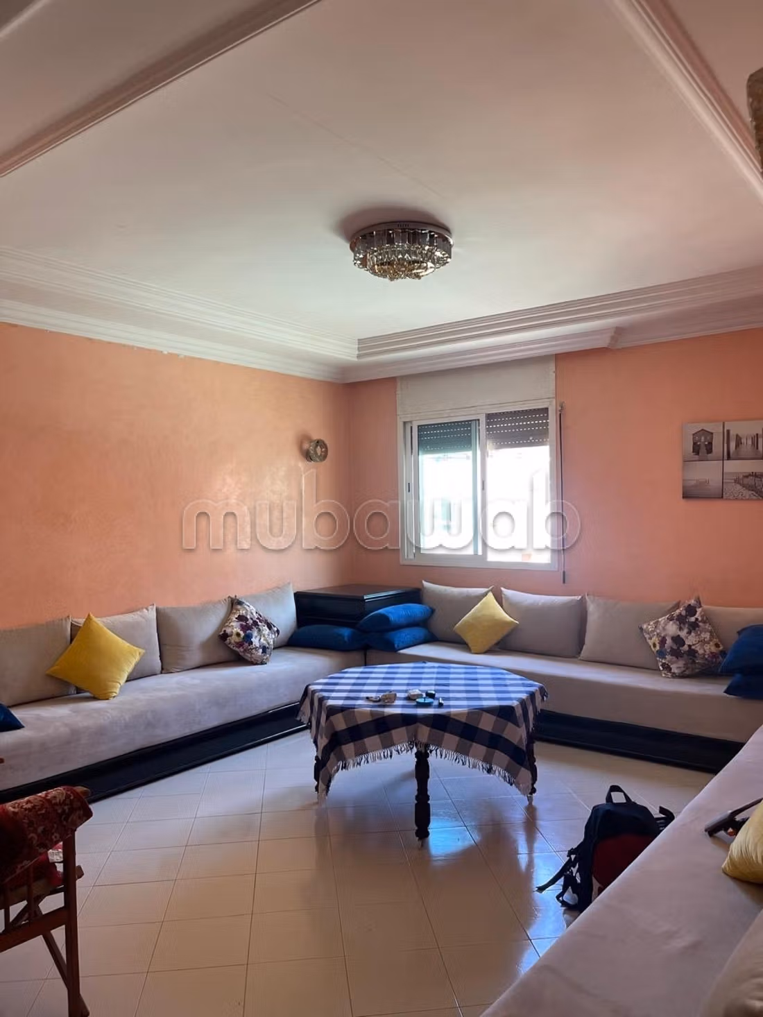 Location d'un appartement à Wifak. 
3 grandes pièces. 
Bien meublé — 5