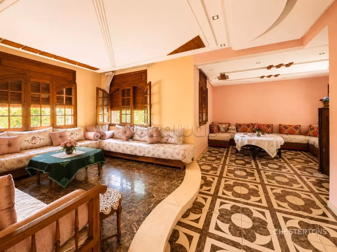 Charming Villa Chaumière for Sale