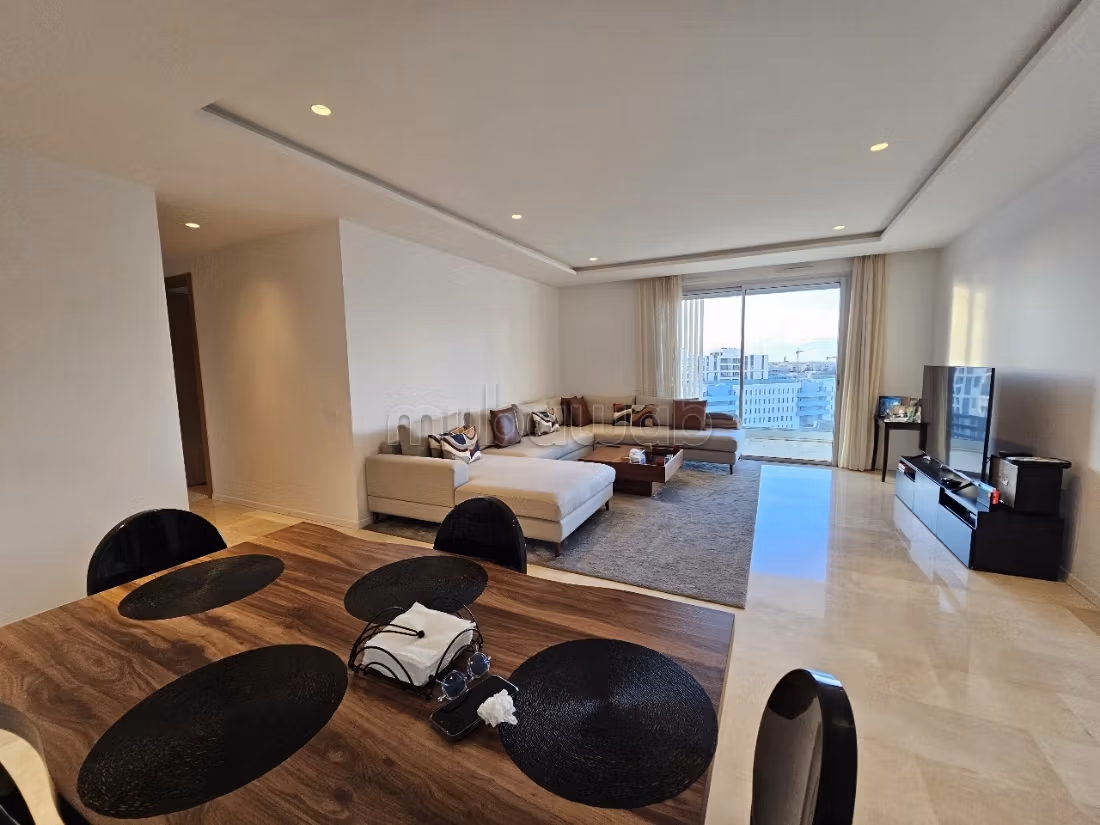 Très bel appartement 3 chambres meublé CFC
Sans vis à vis — 4
