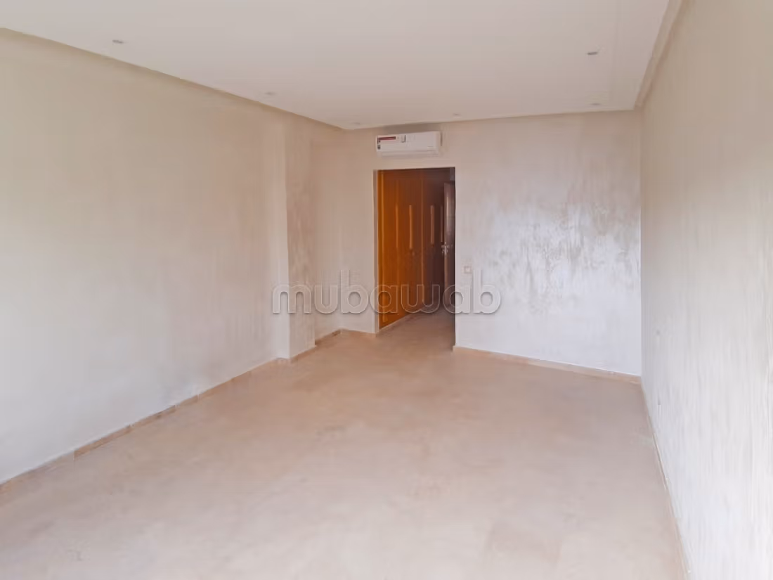 Location appartement moderne a 4 ch avec terrasse — 2