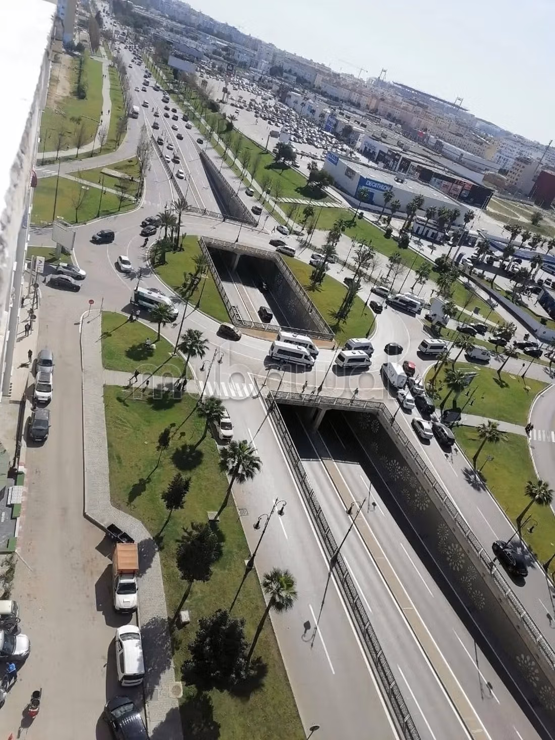 Superbe appartement à vendre à Ahlan près du tunnel Merjan sur la route de Rabat. Ascenseur disponible.