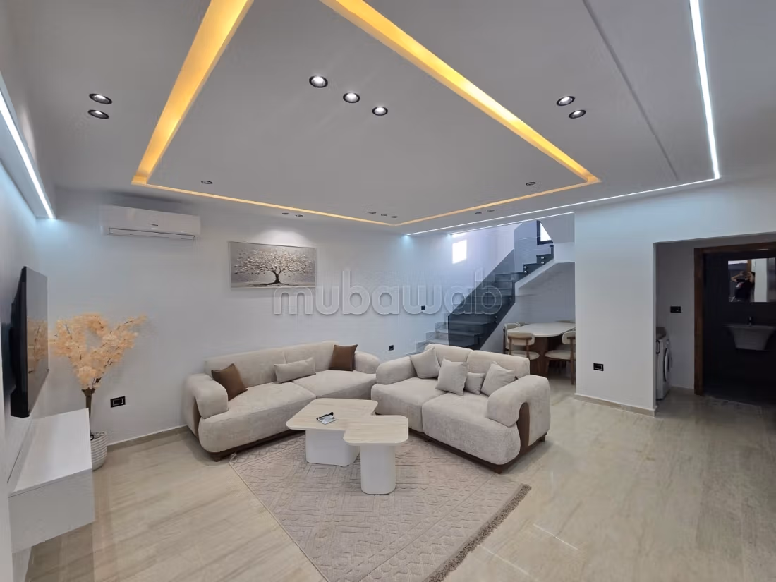 Villa di lusso in affitto per le tue vacanze a Mezraya. Superficie totale 180 m². Parcheggio e terrazza