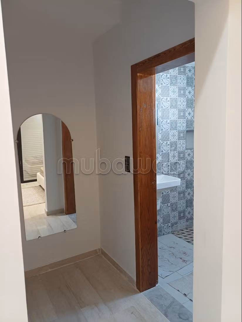 Villa di lusso in affitto per le tue vacanze a Mezraya. Superficie totale 180 m². Parcheggio e terrazza