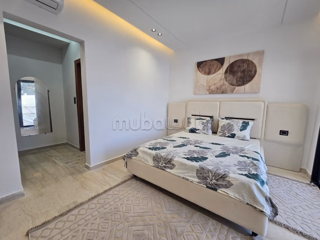 Villa di lusso in affitto per le tue vacanze a Mezraya. Superficie totale 180 m². Parcheggio e terrazza