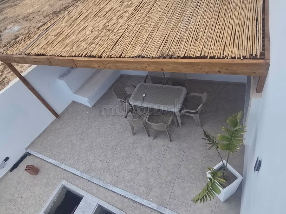 Villa di lusso in affitto per le tue vacanze a Mezraya. Superficie totale 180 m². Parcheggio e terrazza