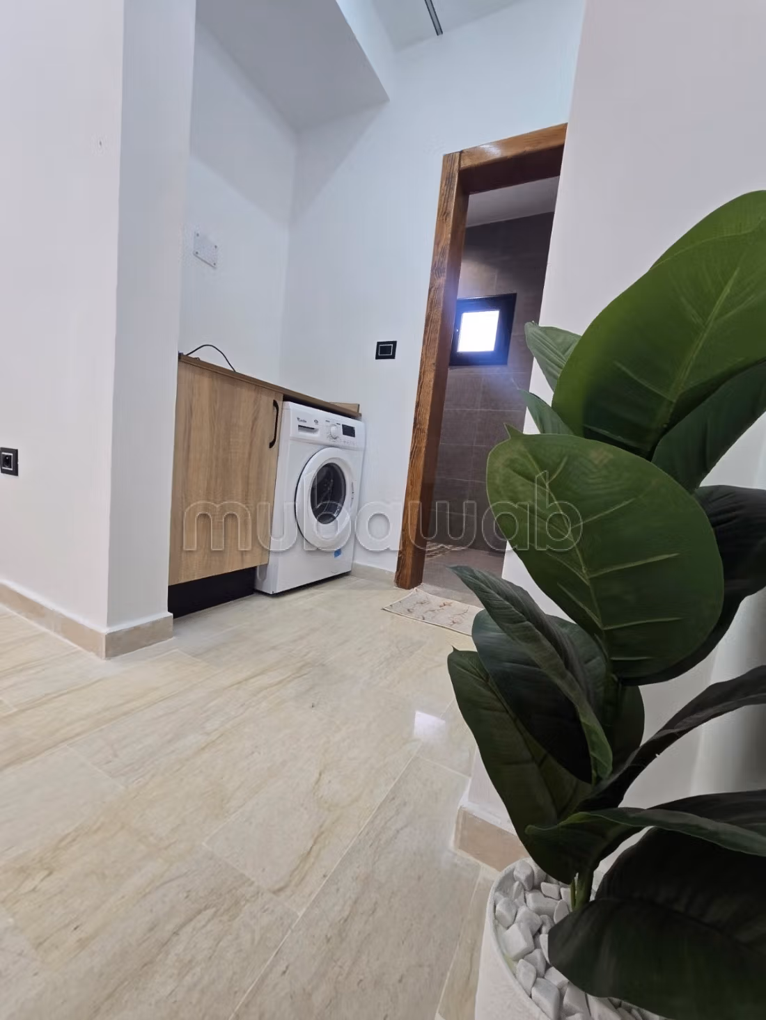 Villa di lusso in affitto per le tue vacanze a Mezraya. Superficie totale 180 m². Parcheggio e terrazza