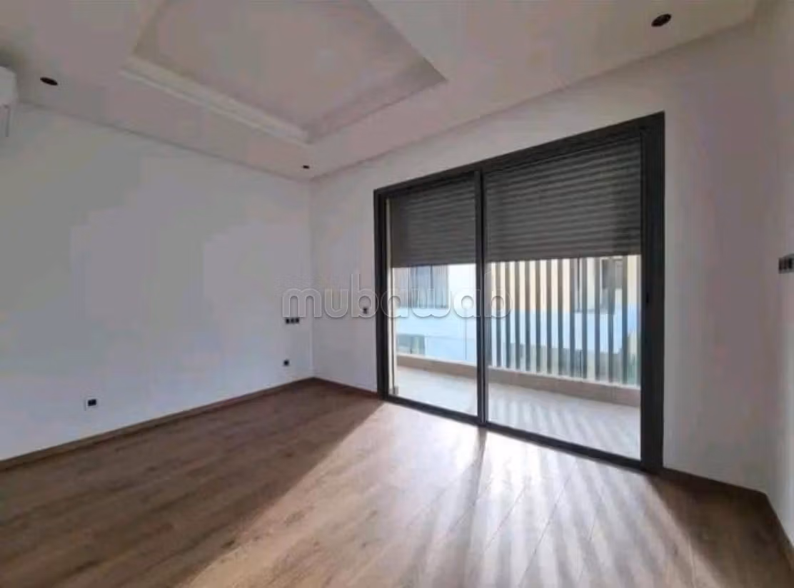 Villa vide 4 chambres avec jardin et piscine